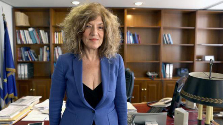 Σία Αναγνωστοπούλου: “Δεν μπορεί ένας Υπουργός να είναι περιφερόμενος”