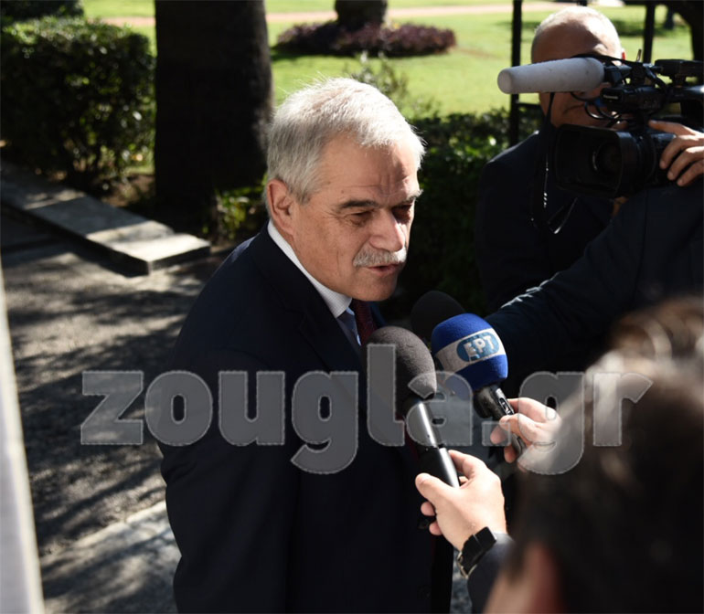 Παρέμεινε στο πόστο του ο Νίκος Τόσκας παρά τις αντιδράσεις για τα χημικά κατά των συνταξιούχων