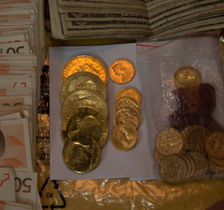 Aκόμη και λίρες μεταξύ των κλοπιμαίων