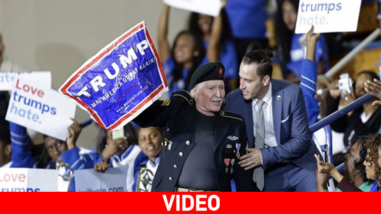 O Ομπάμα υπερασπίστηκε οπαδό του Τραμπ που γιουχαρίστηκε