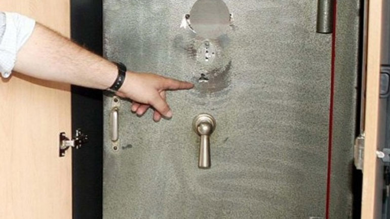 «Ποντικοί» έκλεψαν 200.000 από χρηματοκιβώτιο ξενοδοχείου