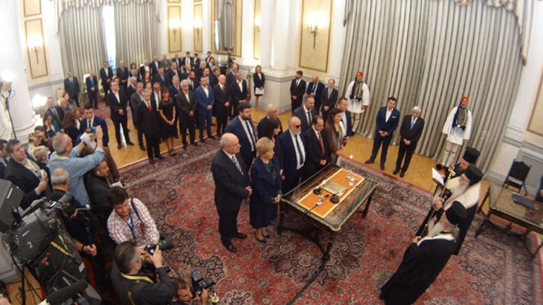 Κυριακή το Υπουργικό Συμβούλιο, Δευτέρα οι τελετές παράδοσης