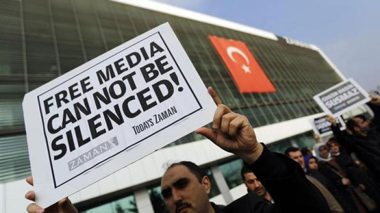 Έκθεση-καταπέλτης της Κομισιόν για την ελευθερία του Τύπου και την ανεξαρτησία της Δικαιοσύνης στην Τουρκία