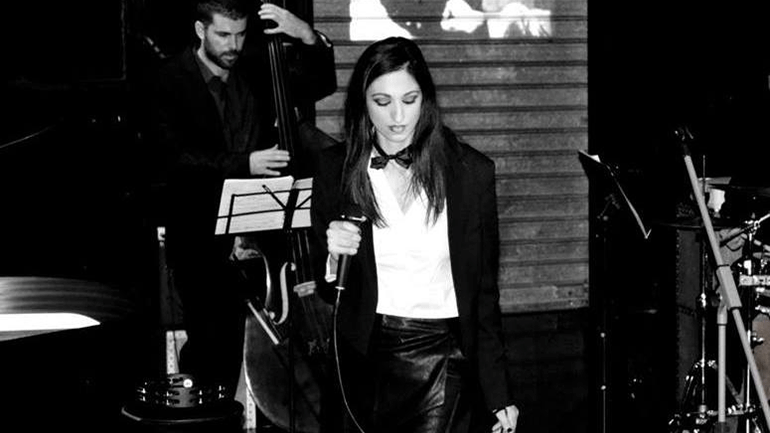 «Sidewalks de la rue Pigalle» με την Pavlina Styl στο Μουσικό Βαγόνι Orient Express του Τρένου στο Ρουφ