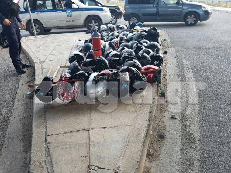 Κράνη που φορούσαν οι οπαδοί