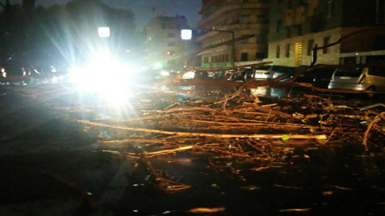 Ιταλία: Δυο νεκροί και 10 τραυματίες στα προάστια της Ρώμης από την κακοκαιρία