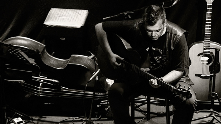 Ο Μπάμπης Παπαδόπουλος στο Γυάλινο Μουσικό Θέατρο