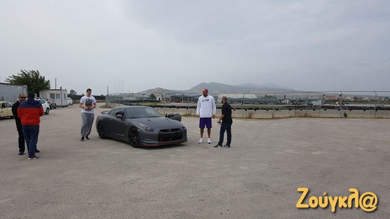 O γνωστός μπασκετμπολίστας έχει φτάσει στα Μέγαρα και ετοιμάζεται για... γύρους!