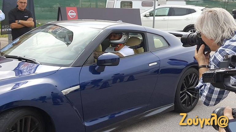 Άλλη εμπειρία το να οδηγείς ένα super car στην πίστα...