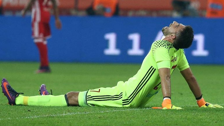 Ολυμπιακός: Έναν μήνα εκτός δράσης ο Καπίνο