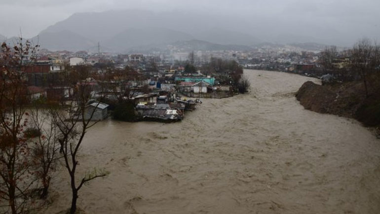 Τρεις νεκροί από τη σφοδρή κακοκαιρία που πλήττει την Αλβανία