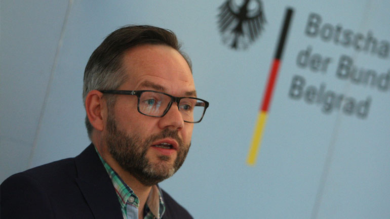 M. Ροτ: Η Γερμανία θα δίνει πολιτικό άσυλο σε όλους όσοι διώκονται από τον Ερντογάν