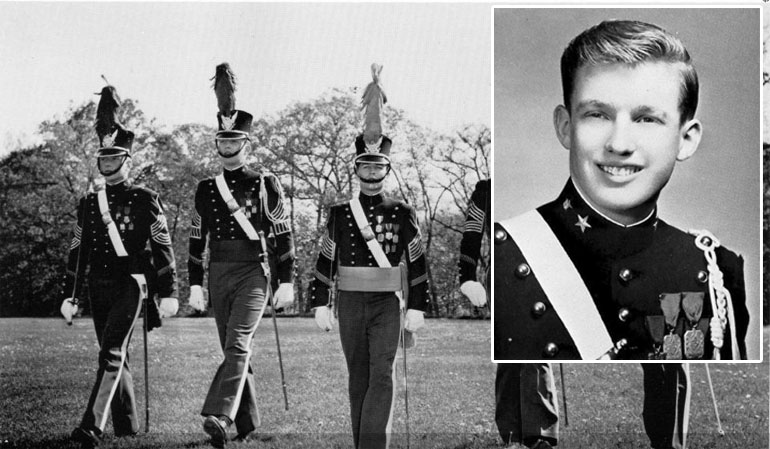 Ο Τραμπ στη στρατιωτική σχολή/ 1964 (δεύτερος από αριστερά)