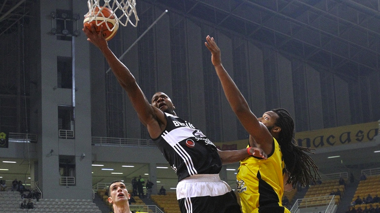 ΑΕΚ: Δέκα ημέρες έξω ο Φάλκερ