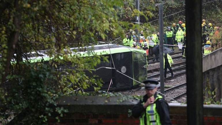 Λονδίνο: Πέντε νεκροί και 50 τραυματίες από εκτροχιασμό τραμ