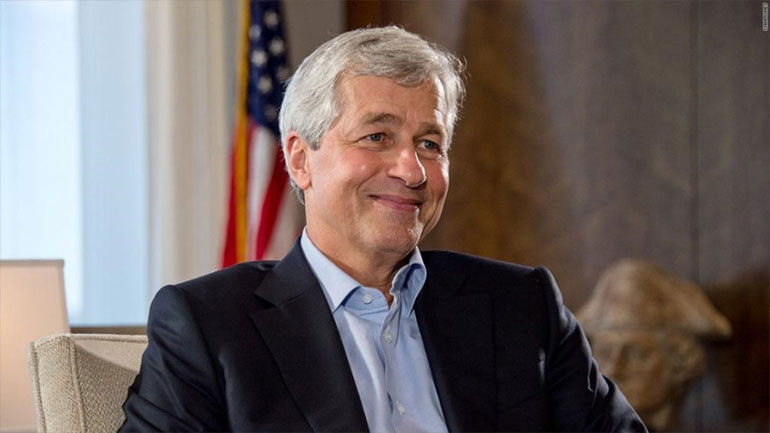 Τζ. Ντίμον: Αυτός είναι ο Ελληνοαμερικανός που θέλει ο Τραμπ στο «τιμόνι» της οικονομίας των ΗΠΑ