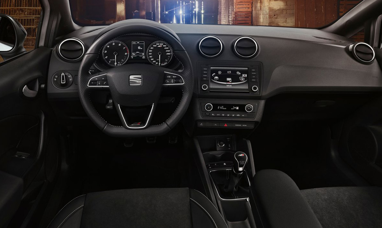 Πιο ποιοτικό, μοντέρνο και σπορτίφ το εσωτερικό