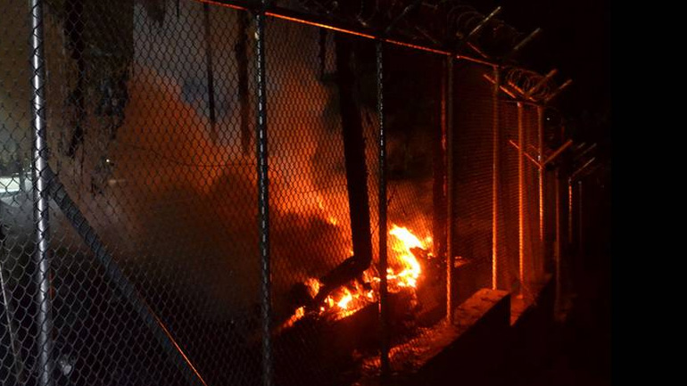 Eπεισόδια σε καταυλισμούς στη Χίο και τη Σάμο Eπεισόδια σε καταυλισμούς στη Χίο και τη Σάμο