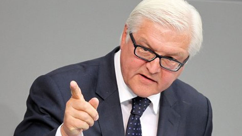 Σταϊνμάιερ για Τραμπ: Να μη φοβόμαστε όπως ο λαγός το φίδι