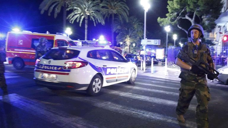 Γαλλία: Μειώθηκαν οι αφίξεις τουριστών μετά τις επιθέσεις