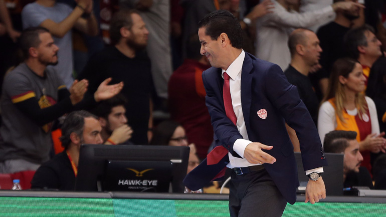 «Δώσαμε πάρα πολλούς εύκολους πόντους»