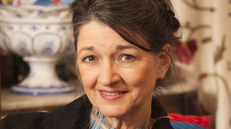 Διάλεξη της Dame Marina Warner – «Ιστορίες σε τράνζιτ: Είναι η λογοτεχνία αρκετά ισχυρή ώστε να βοηθήσει;»