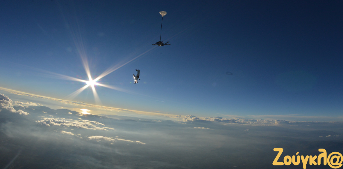 Πτώση στο κενό από τα 14.000 πόδια