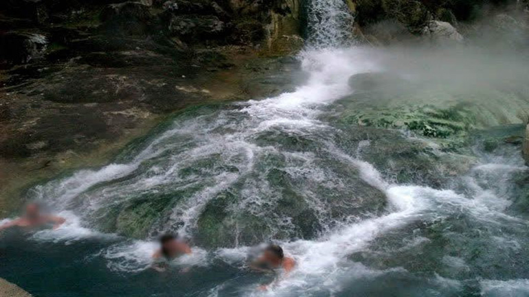 Επίθεση με λοστούς δέχτηκαν δύο άνδρες στα λουτρά των Θερμοπυλών