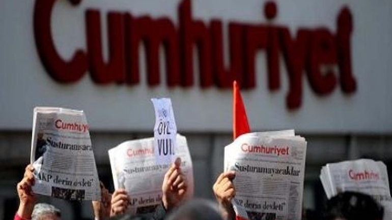 Τουρκία: Προφυλακιστέος ο επικεφαλής της Cumhuriyet