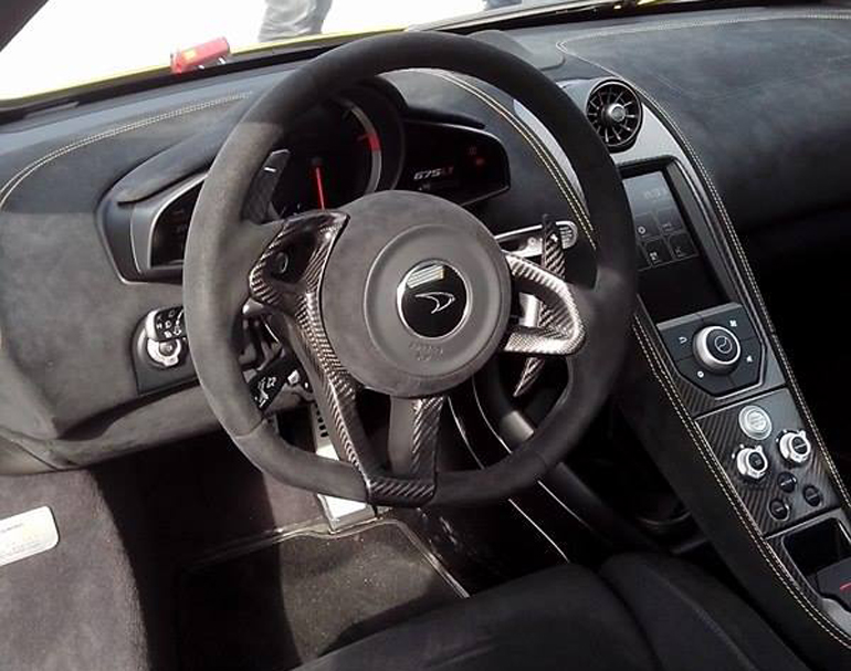 Εσωτερικό από McLaren...