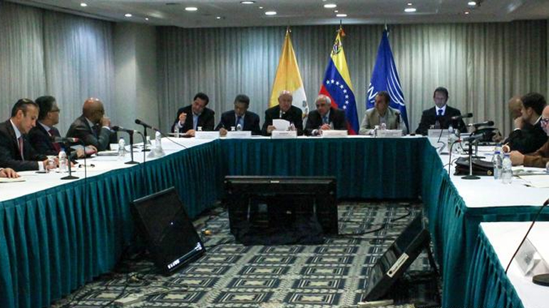 Bενεζουέλα: Συμφωνία κυβέρνησης-αντιπολίτευσης για έξοδο από την κρίση