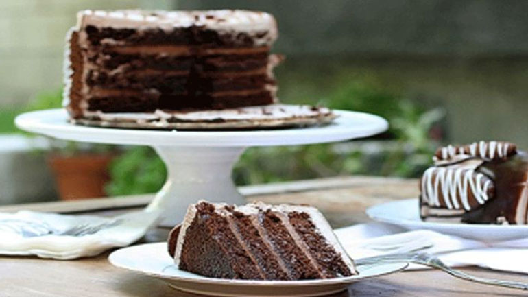 Λαχταριστή σοκολατένια τούρτα τιραμισού