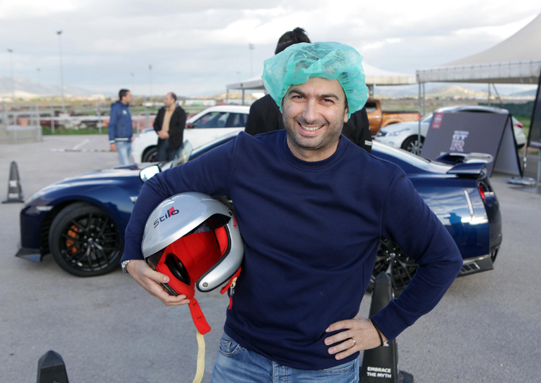 Επειδή το GT-R θέλει... χειρουργικές κινήσεις είπα να μπω στο κλίμα!!!