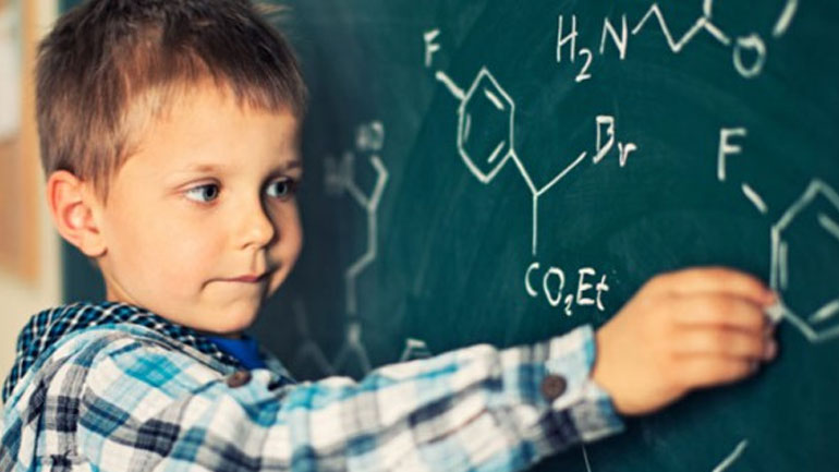 Έρευνα: Τα αγόρια υπερτερούν στις μαθηματικές επιδόσεις ήδη από το νηπιαγωγείο