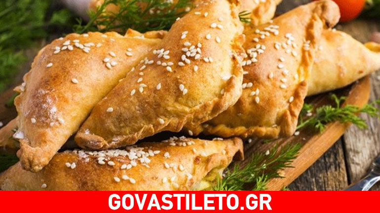 Σπιτικά τυροπιτάκια κουρού για όλη την οικογένεια