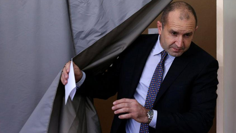 Βουγλαρία: Ο Ράντεφ νικητής των προεδρικών εκλογών με ποσοστό 59,4%