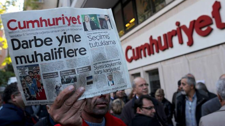 Με κυρώσεις απειλεί την Τουρκία ο Σουλτς Με κυρώσεις απειλεί την Τουρκία ο Σουλτς