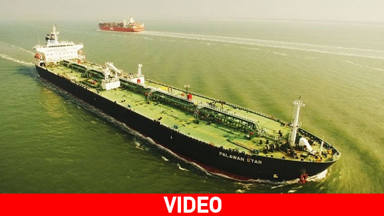 Drone κυνηγάει container ships