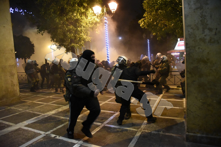 Κυνηγητό αστυνομικών και διαδηλωτών στο κέντρο της Αθήνας