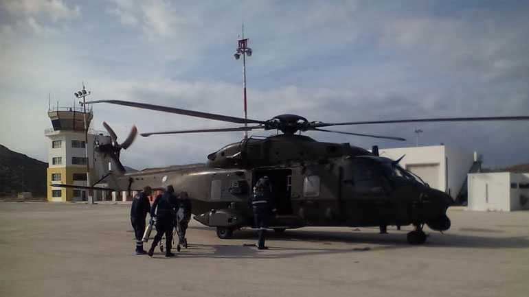 Aεροδιακομιδή ασθενούς, από τη Σύρο στην Αθήνα, με ΝΗ-90