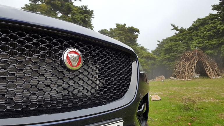 Πολύ... άγρια 'JAG'!