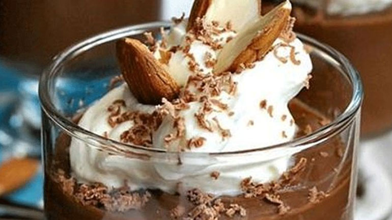 Γρήγορη μους σοκολάτας για μικρούς και μεγάλους