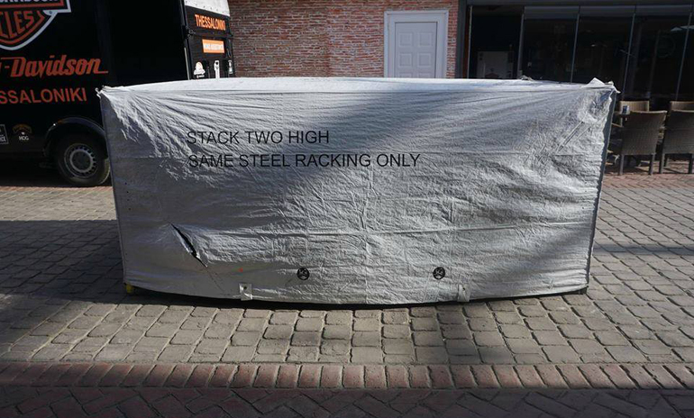 Η Harley Davidson Tri-Glide Ultra MY2017 μόλις έχει φτάσει στη Θεσσαλονίκη και στο κουτί της...