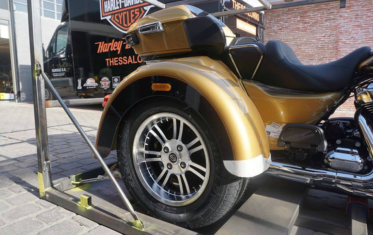 Ελαστικό που θυμίζει αυτοκίνητο παρά μοτοσικλέτα...