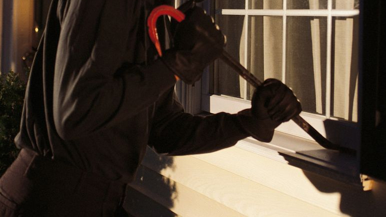 52χρονος διέρρηξε Ιερό Ναό και αποθήκη στην Πιερία