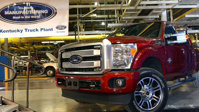 Βάζει… πλάτη για την αυτοκινητοβιομηχανία Ford ο Τραμπ