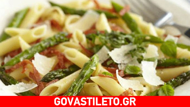 Πέννες με σπαράγγια και μπέικον