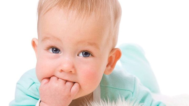 Όσα πρέπει να γνωρίζετε για τα δοντάκια του μωρού
