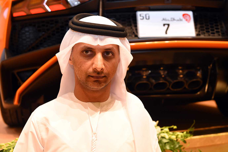 Να πληρώνεις 3.5 εκατ. ευρώ για να πάρεις την πινακίδα με τον αριθμό 7....