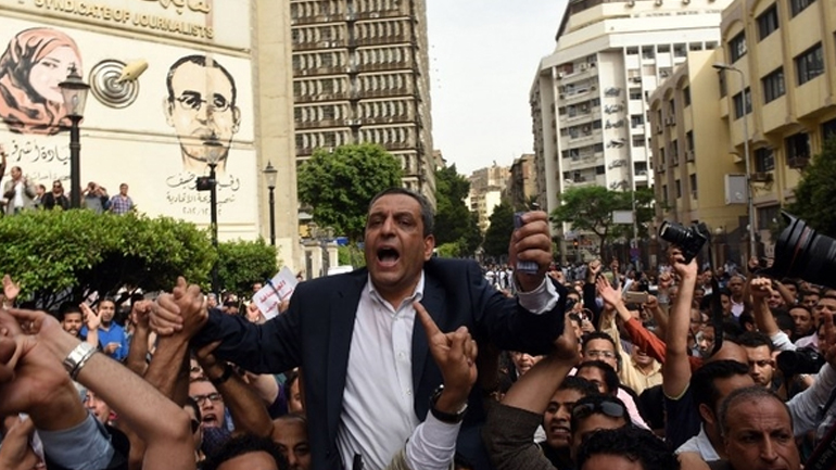 Αίγυπτος: Ποινή φυλάκισης δύο ετών στον πρόεδρο του σωματείου των δημοσιογράφων